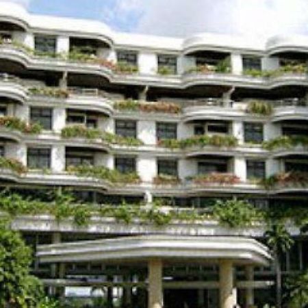 Eastin Lakeside Hotel Bangkok Exterior photo